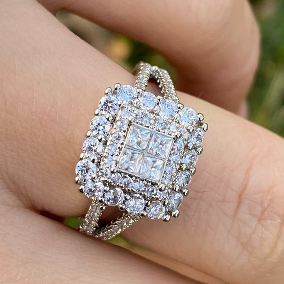 NEW Gorgeous 925 Sterling Silver Ring - Picture 2 of 6